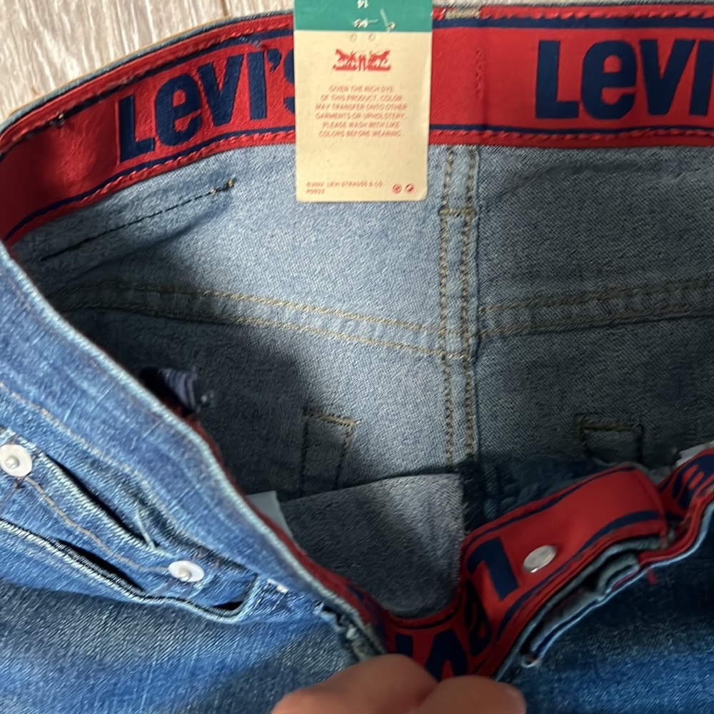 Boys Levi’s jeans - Picture 2 of 4